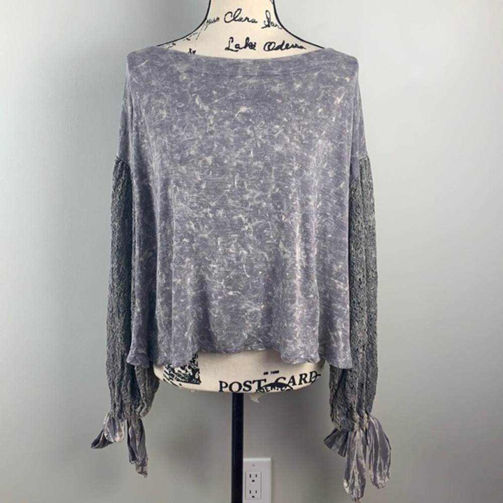 Gimmicks by BTK Oversized Acid Washed Open Tie Back Balloon Sleeve Crop Top NWT